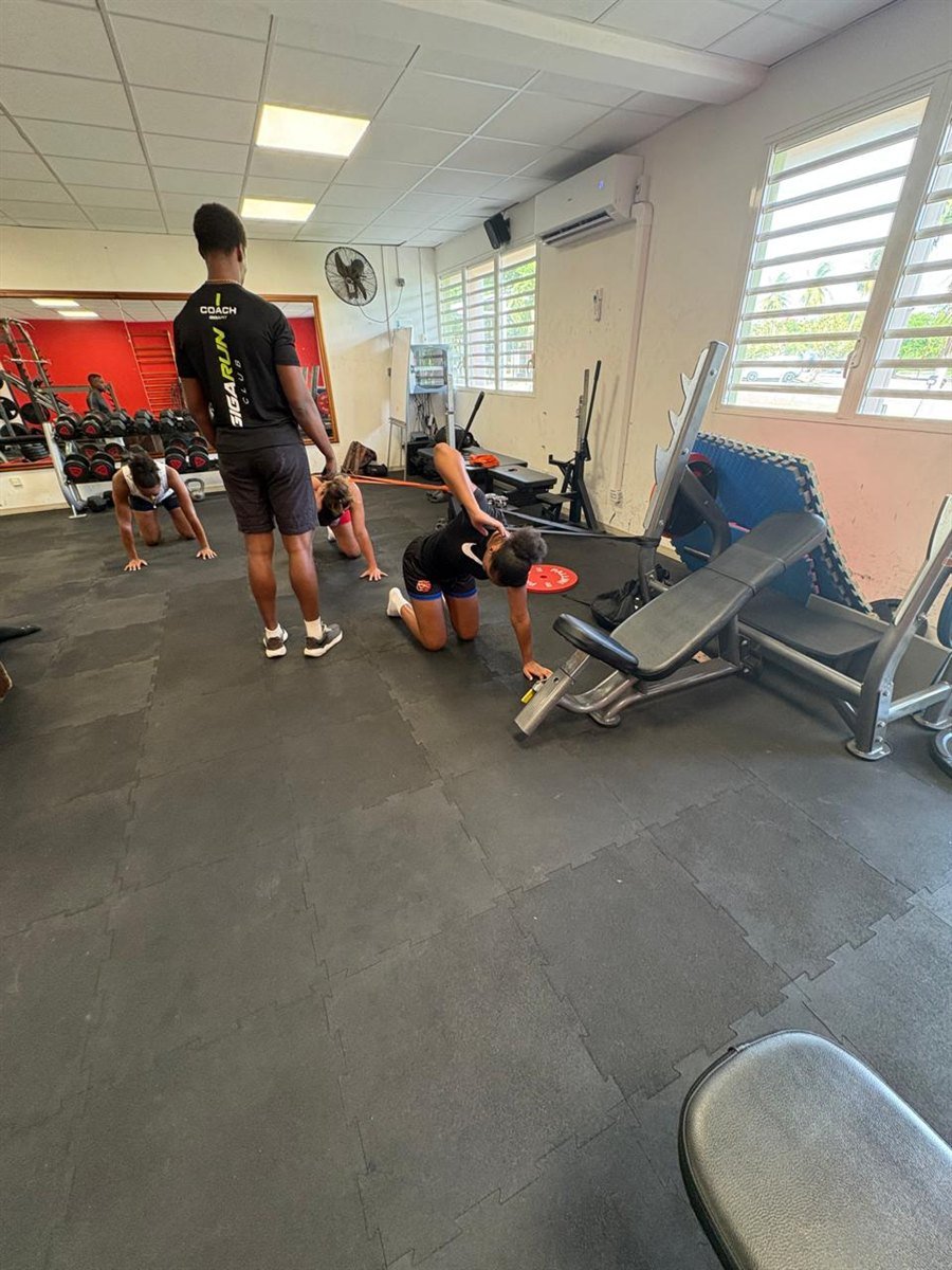 Travail de gainage pendant le stage